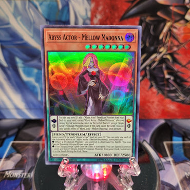  A Super Rare "Abyss Actor - Mellow Madonna" card from the Yugioh Set: Legendary Duelists: White Dragon's Abyss (LED3).