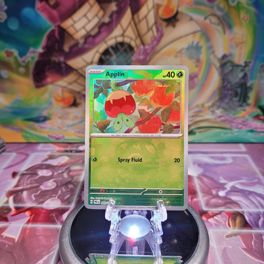 A Common Master Ball Pattern "Applin" (009/131) card from the Pokemon Set: Scarlet & Violet: Prismatic Evolutions (PRE).
