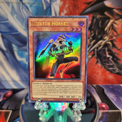 An Ultra Rare "Inzektor Hornet" card from the Yugioh Set: Ghosts From the Past: The 2nd Haunting (GFP2).